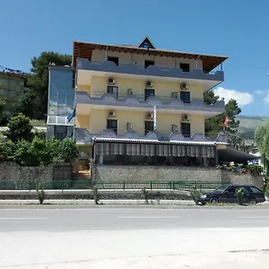 Qiqi Hotel Gjirokastër