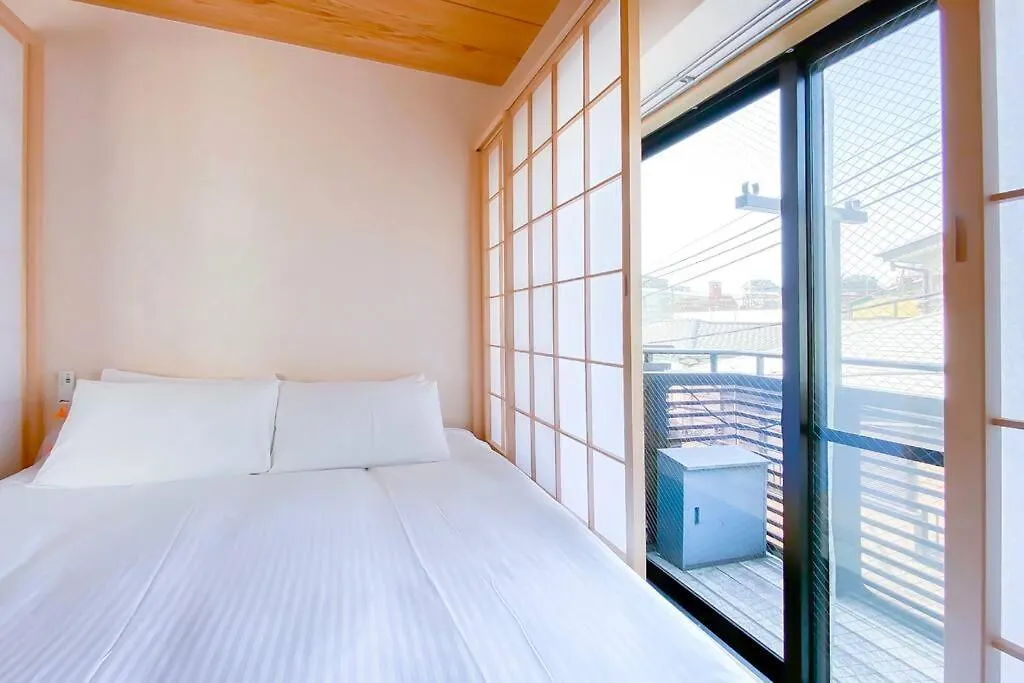 We Guest House Tokyo Aparthotel