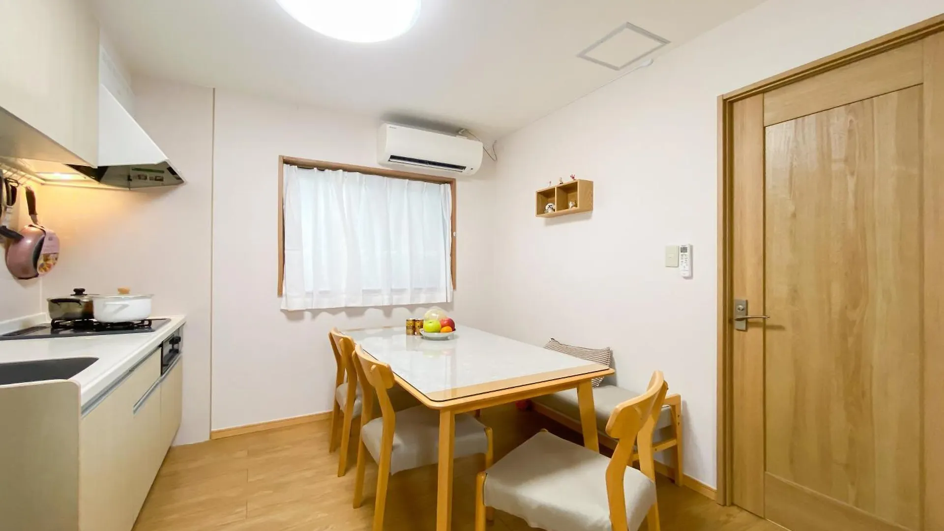 We Guest House Tokyo Aparthotel