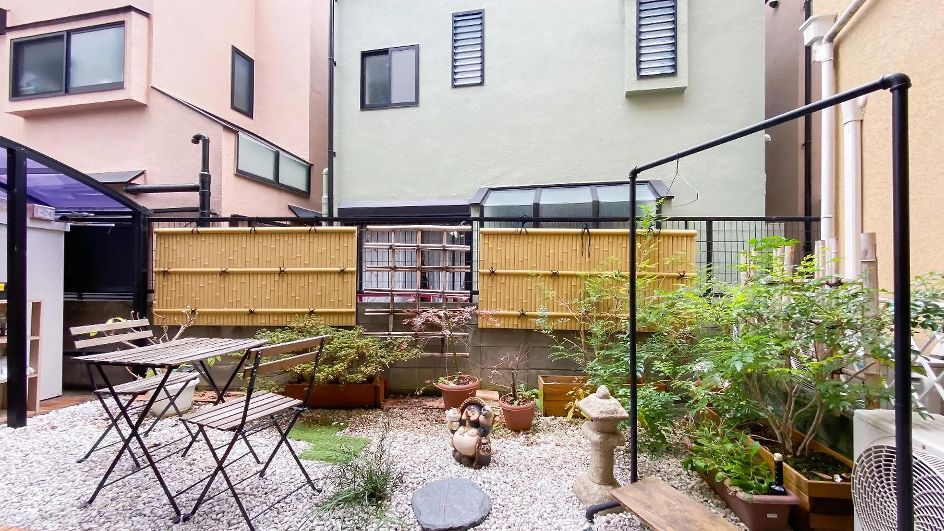 We Guest House Tokyo Aparthotel